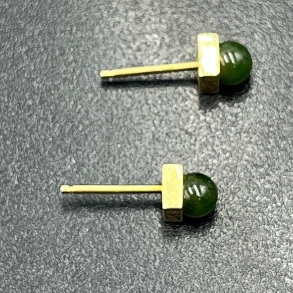 Designer Signed 14k Yellow Gold Green Round Ball Stud Pierced Earrings - Picture 3 of 10